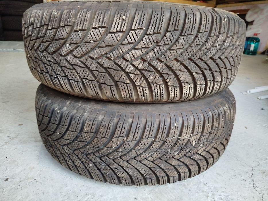 Set două roți de iarnă 195/65 R15 DOT 2023 ca noi