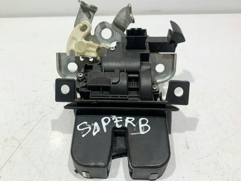 Broasca capota spate Skoda Superb 2 (2008-2013) 8K9827505