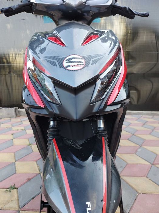 Vand scuter electric