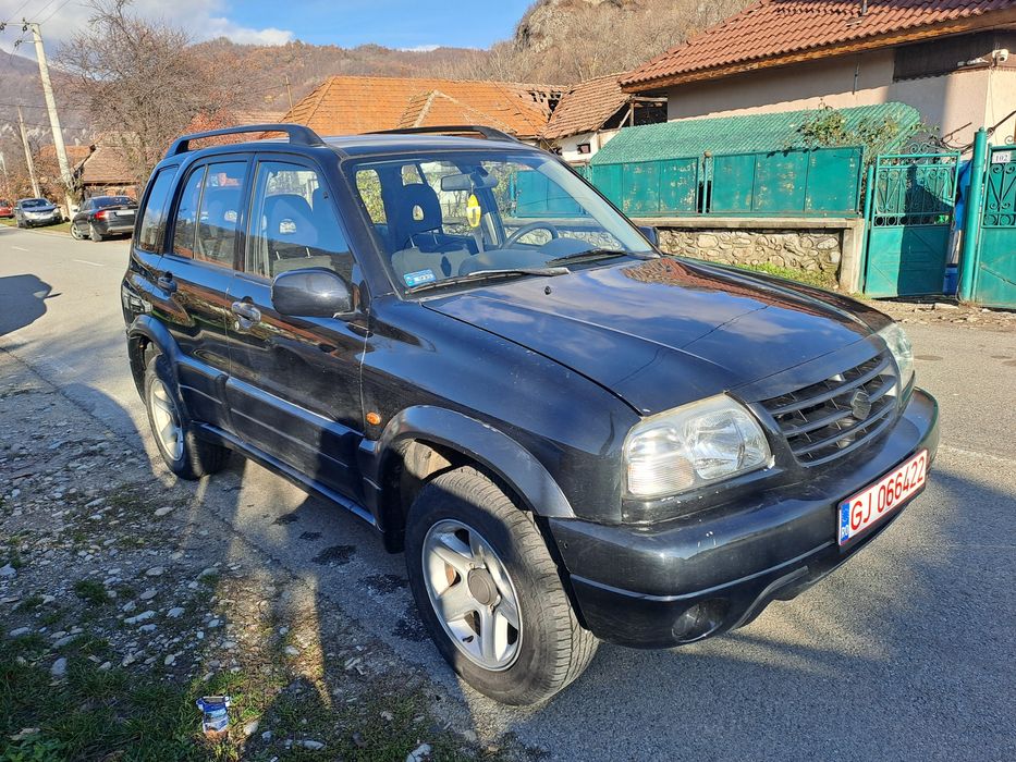 Suzuki grand vitara 4x4 an 2004 benzina +gpl