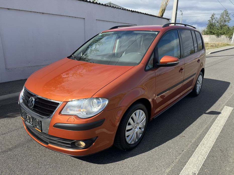Vw Touran 1.9 Diesel 7 locuri *2010* 6+1 TREPTE / BlueMotion