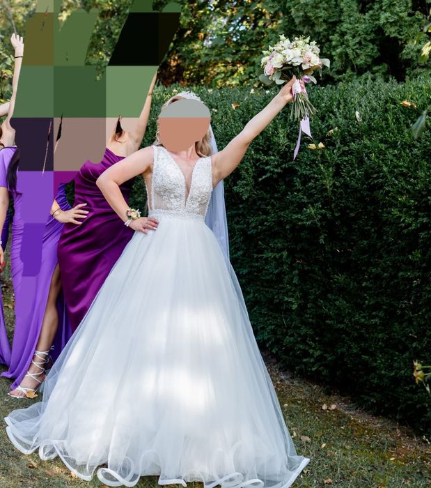 Vand rochie mireasa model de deosebit