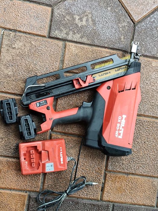 HILTI GX 90-WF  , pistol de pușcat cuie în lemn  , până la 90 mm lungi