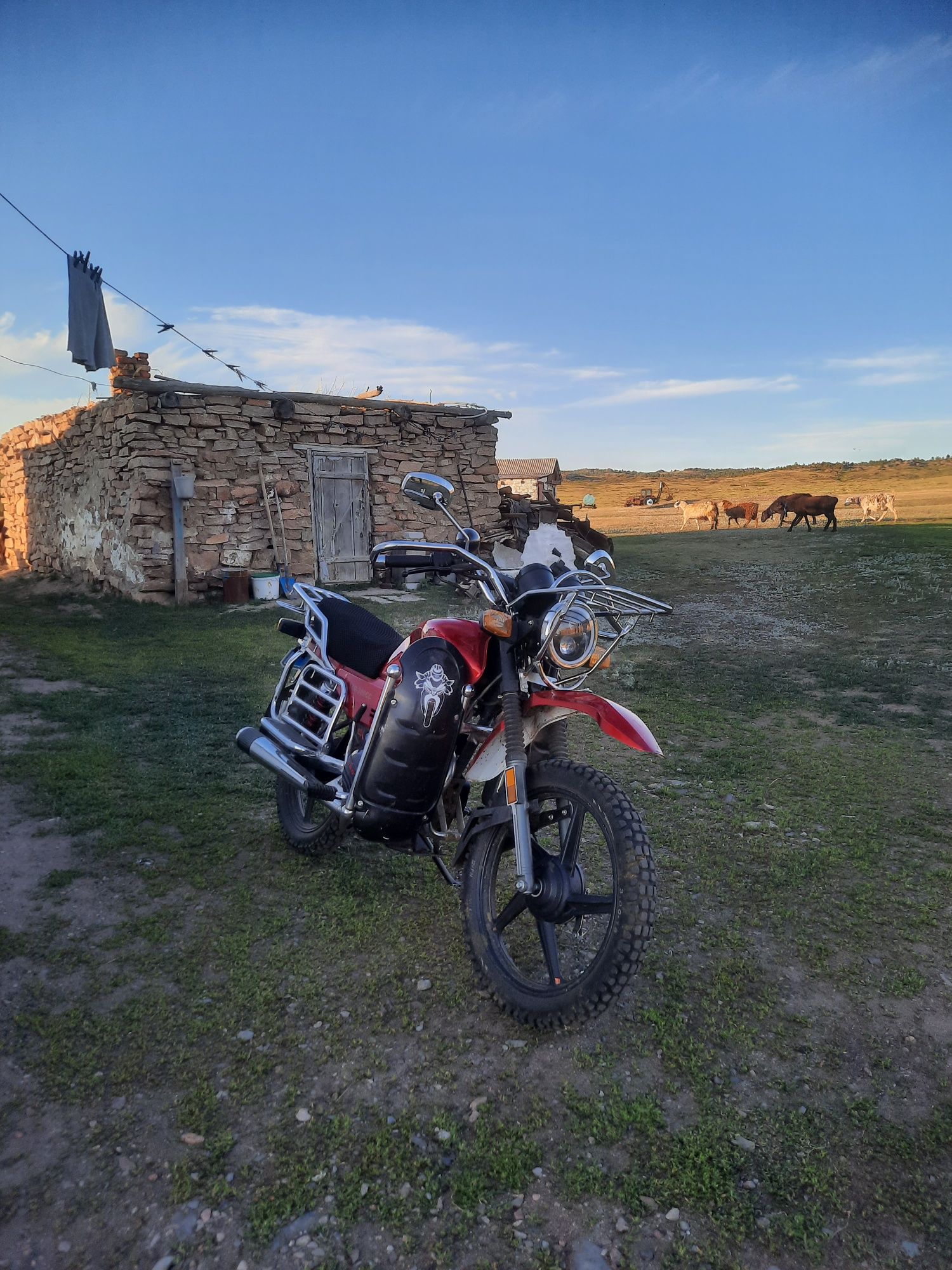 Продаётся Мотоцикл  SAQ 200CC