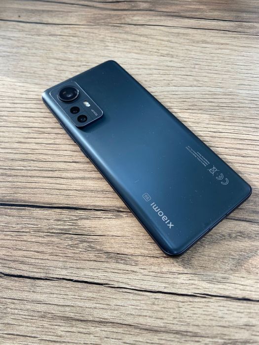 Обменяю xiaomi 12 x 256