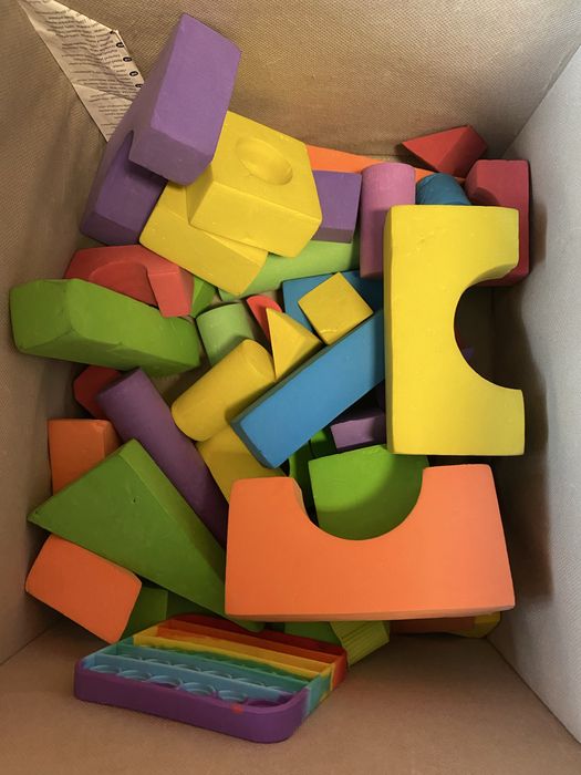 Развивающие игрушки -конструктор