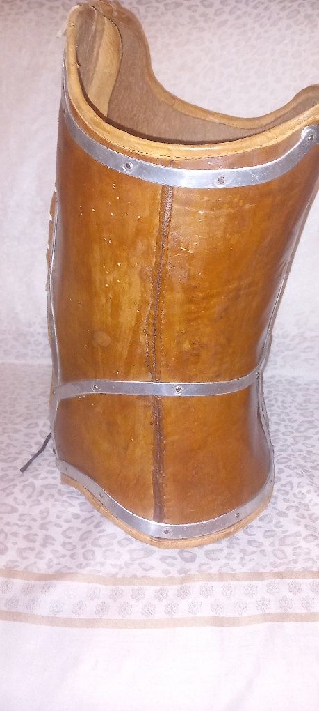 Corset antic  din piele
