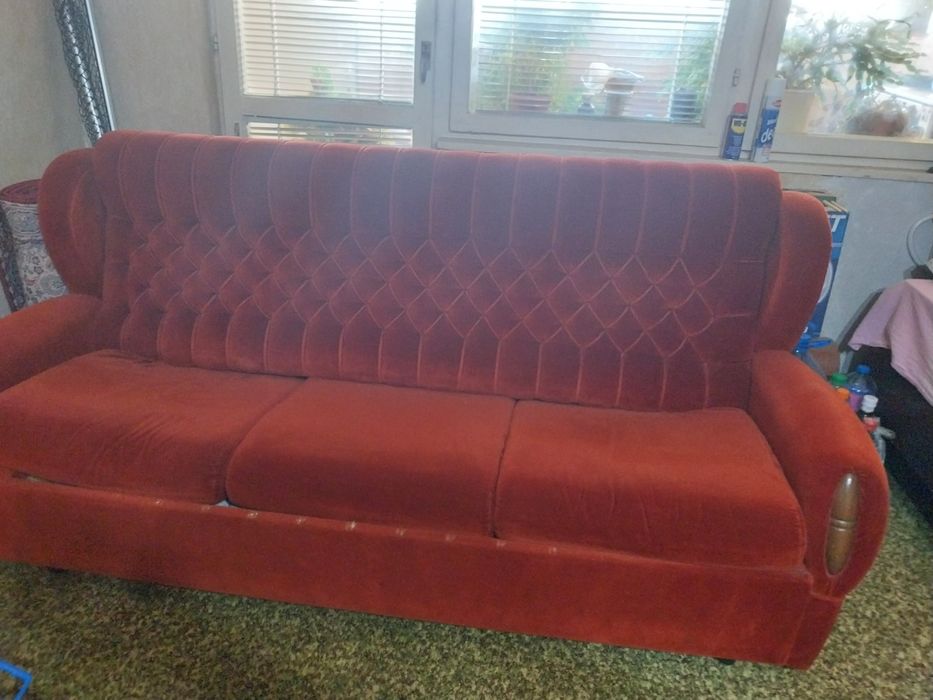 Подарявам холов диван