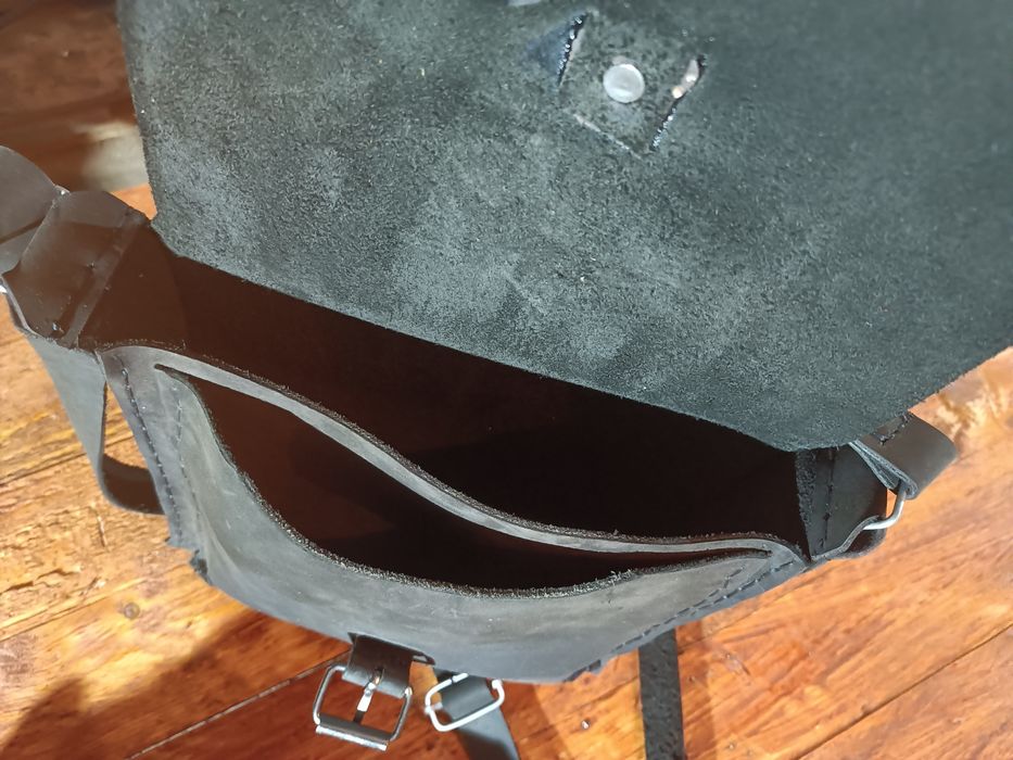 Кожена чанта за през рамо