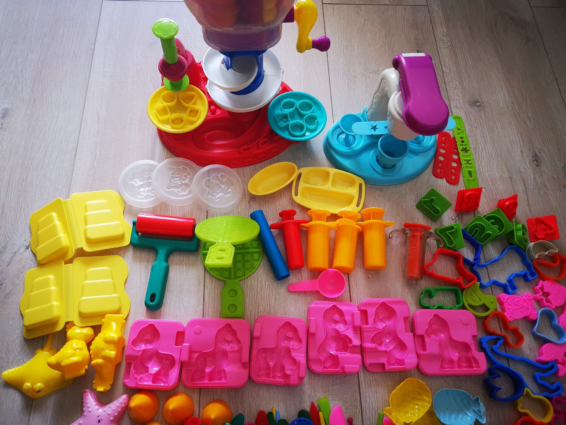 Мега-комплект за игра с пластелини Playdough