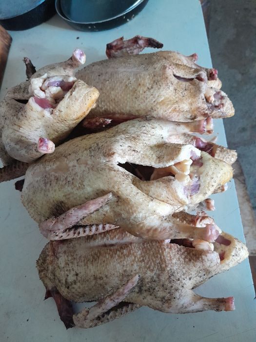 Мясо индюков, утки, цесарки продаются