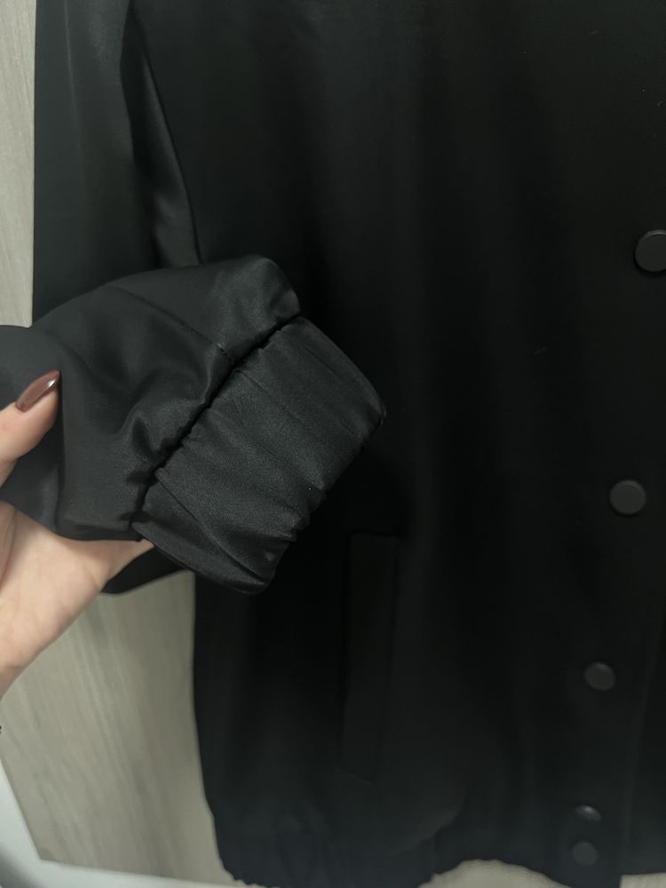 Сатенирано яке Massimo Dutti