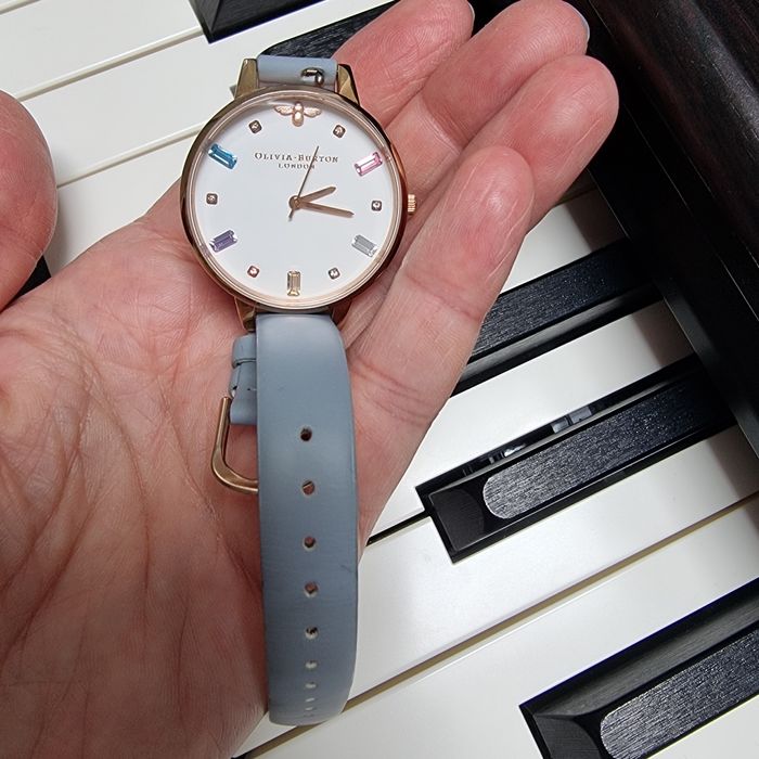 Ceas de dama bleu Olivia Burton