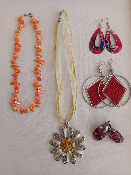 Разпродажба! НОВИ бижута, колиета и гривни 5лв/бр, обеци 3лв/бр, Спиди