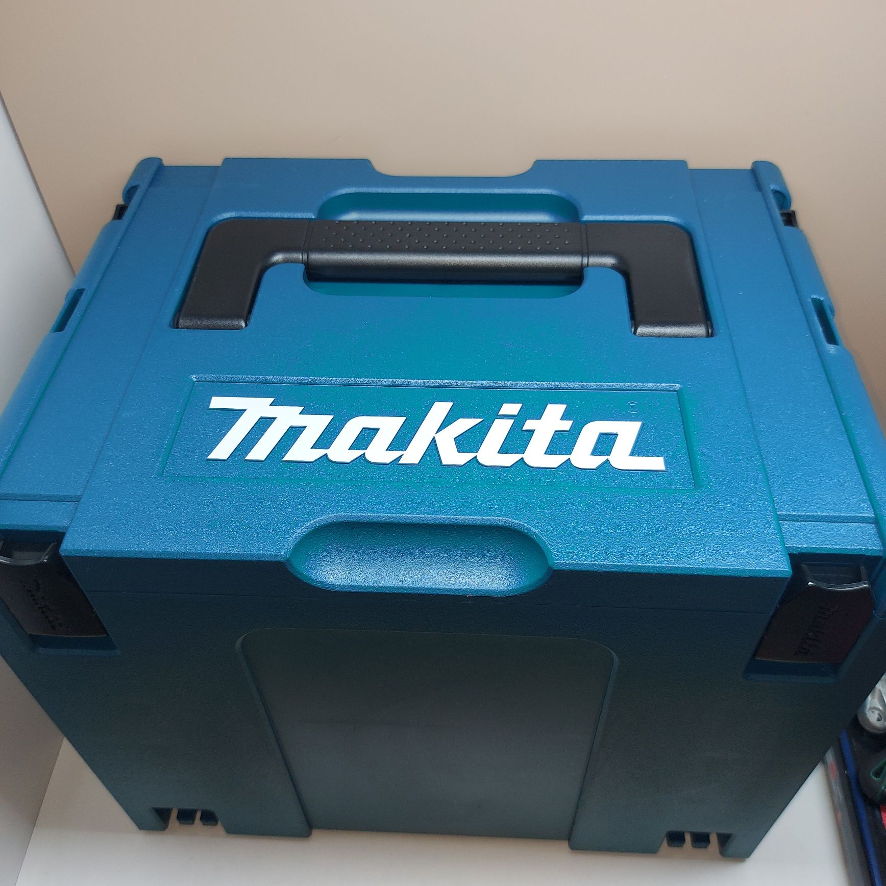 Нови куфари Makita MAKPAC 4