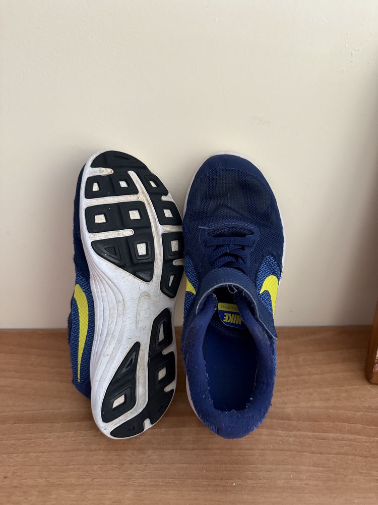 NIKE детски маратонки