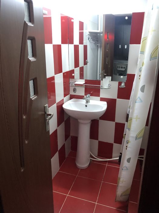 Inchiriez Garsoniera