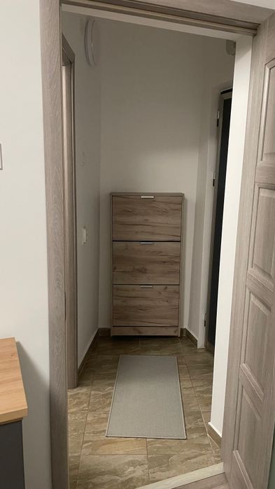 Închiriez garsoniera