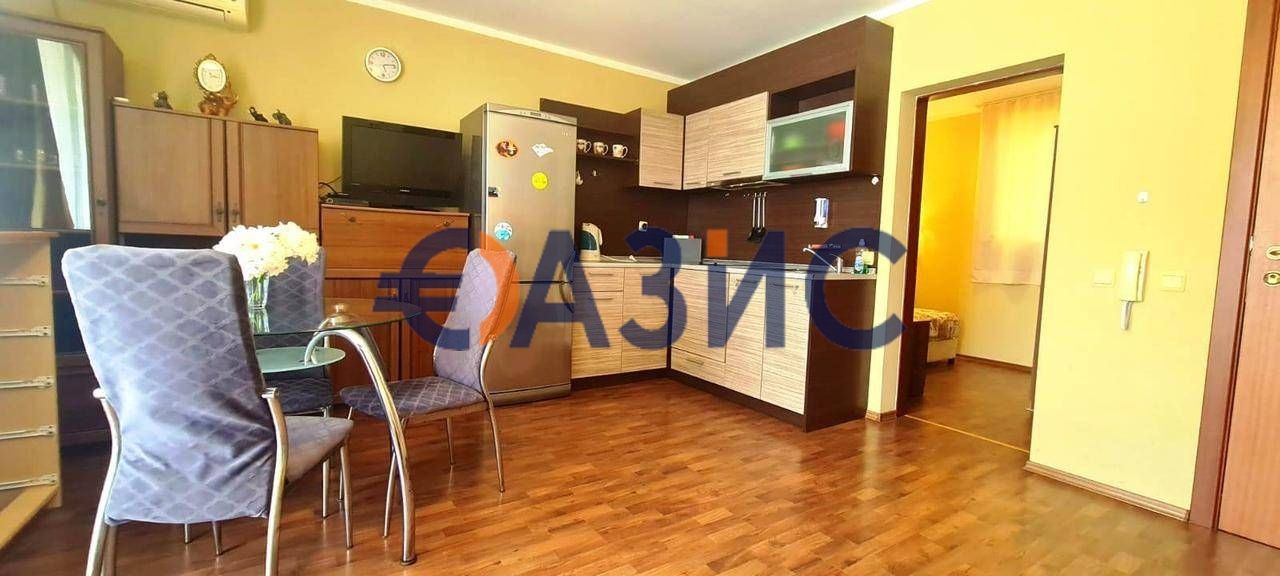 Продава се Тристаен апартамент в Черноморец - 110 кв.м за 882 €/кв.м - Снимка #1