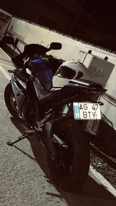 Yamaha yzf r125cc an 2011