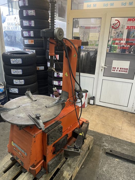 Гумодемонтажна машина за гуми