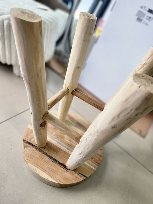 NOU Scaun lemn masiv, rotund