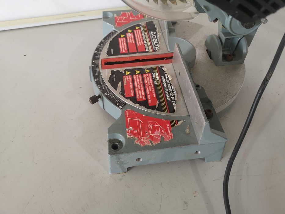 Циркуляр пендула  -  DELTA 1000W