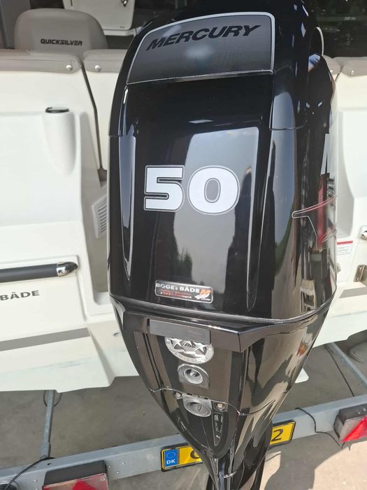 Vând urgent Barca cabinata quicksilver 455 cabin