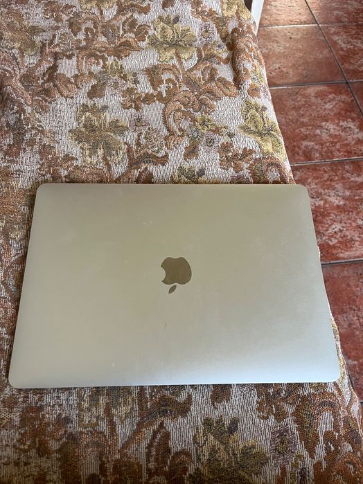 MacBook Air M1 chip 13.3 inch