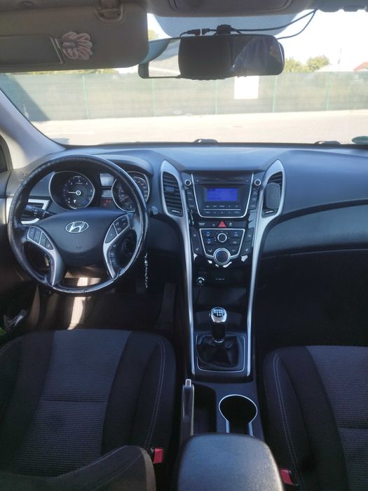 Vând Hyundai i30
