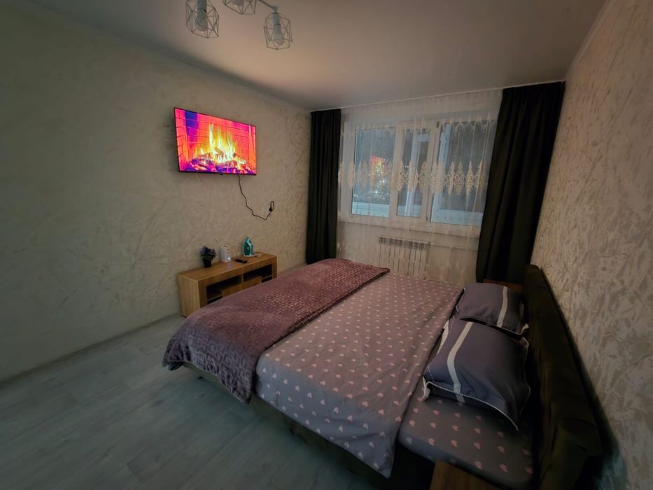 Сдам посуточно  1 комн. кв. На 8-м мкр. SMART TV