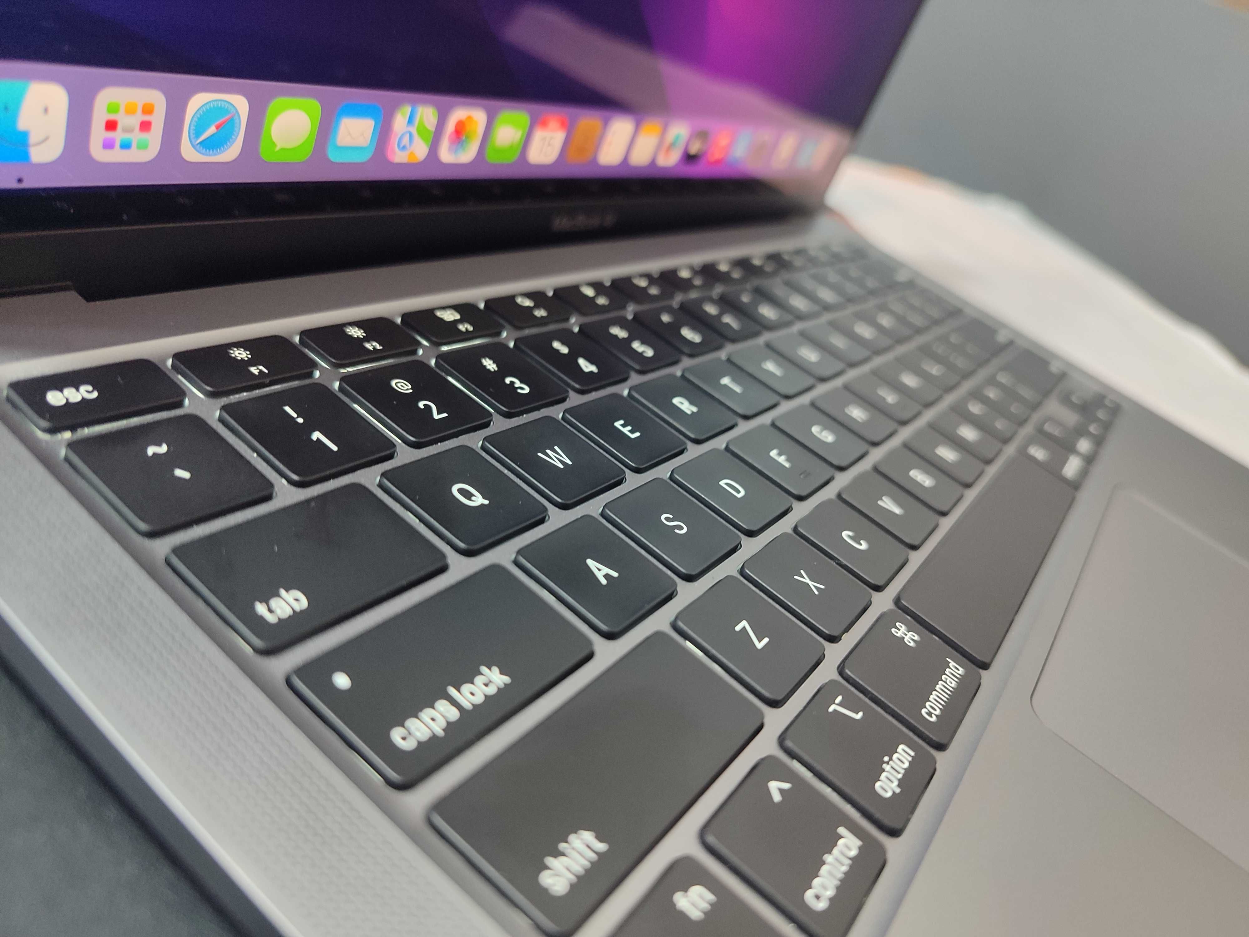 Macbook Air 2020 M1 8/256