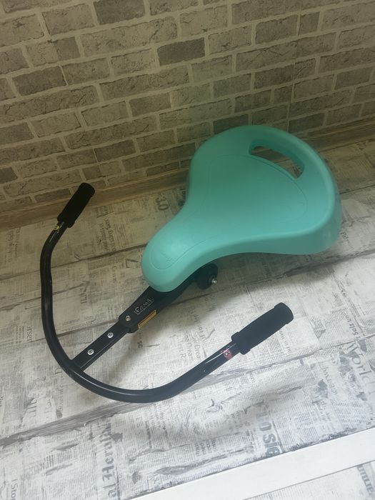 Scooter cu sistem de autopropagare