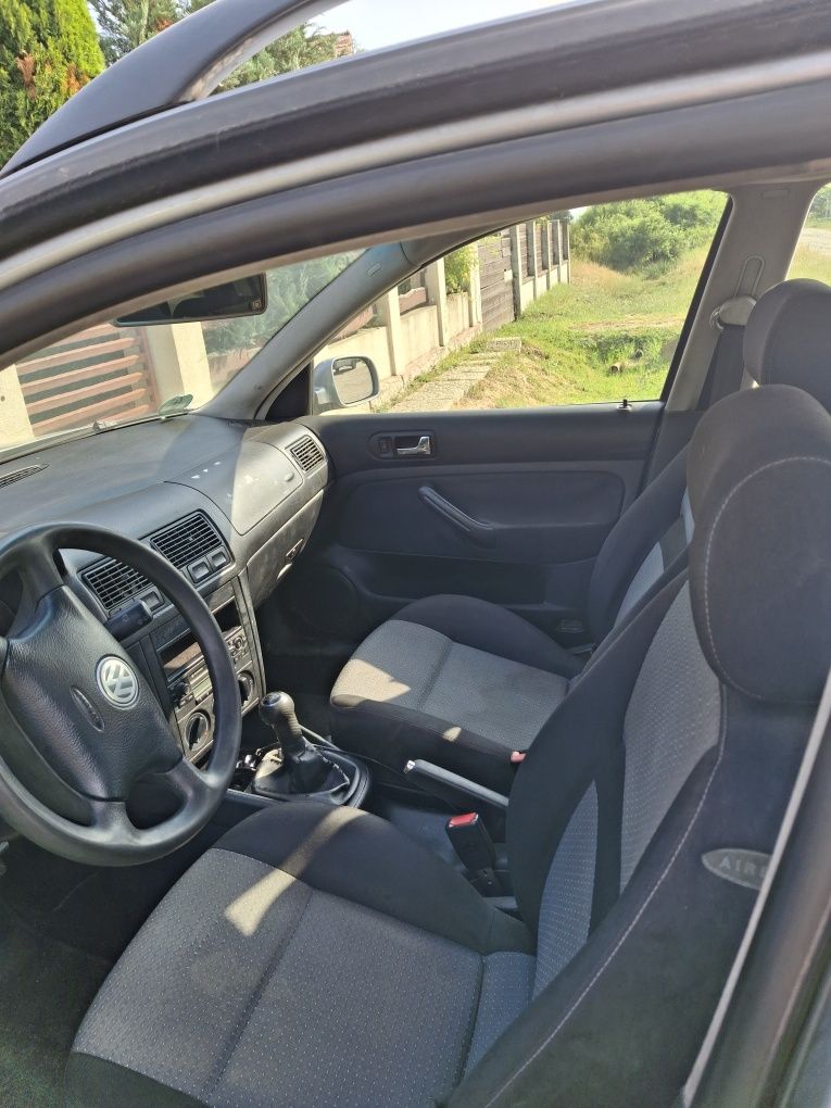 Volkswagen Golf gri