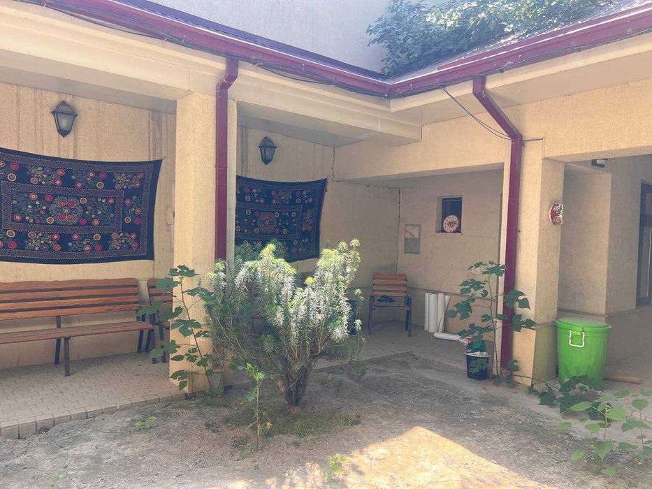 м.Х.Алимжана офис УЦ 2-этажа 554 м² 7-8 кабинетов 4 с/у двор 2-линия