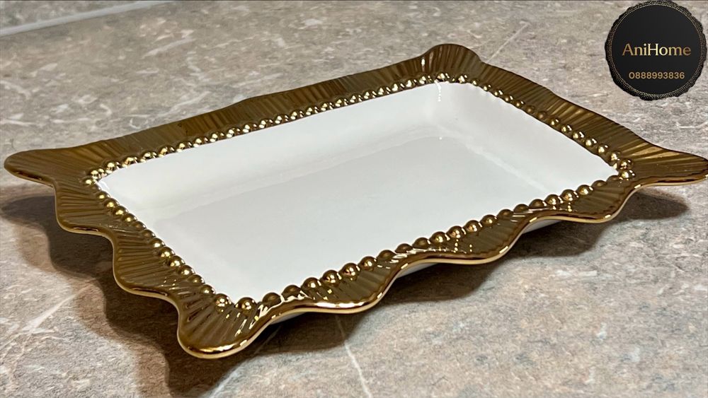 Луксозна керамична чиния със златни орнаменти