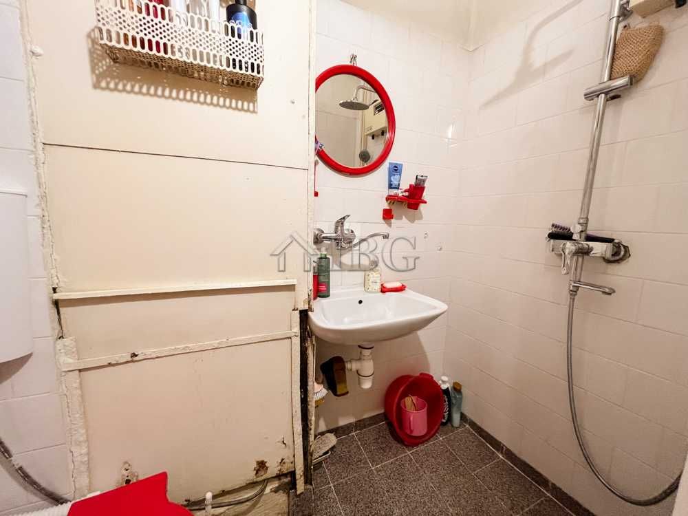 Продава се Тристаен апартамент в Русе, Възраждане - 77 кв.м за 1104 €/кв.м - Снимка #14