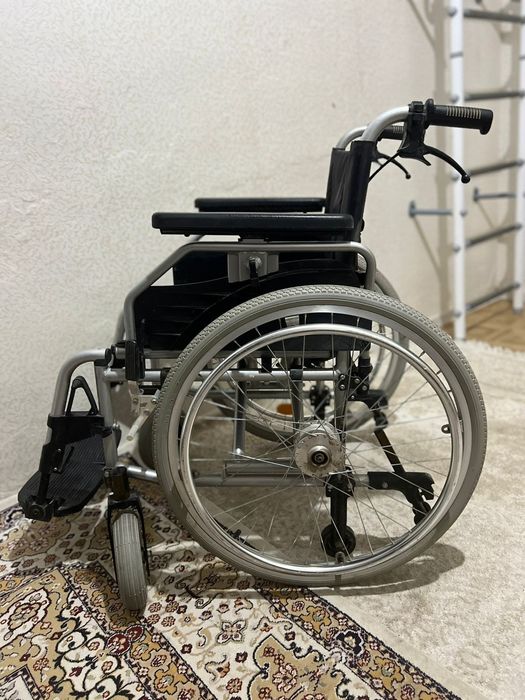 Инвалидная коляска