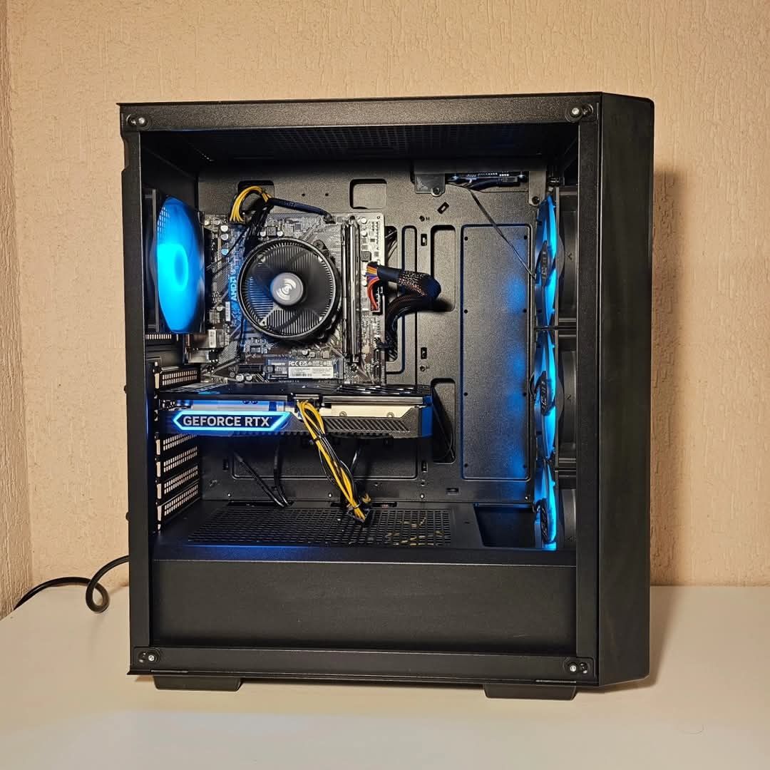 Calculator PC GAMING, RYZEN 5 5500, 32GB DDR4, RTX 4060 8GB 32GB DDR4,