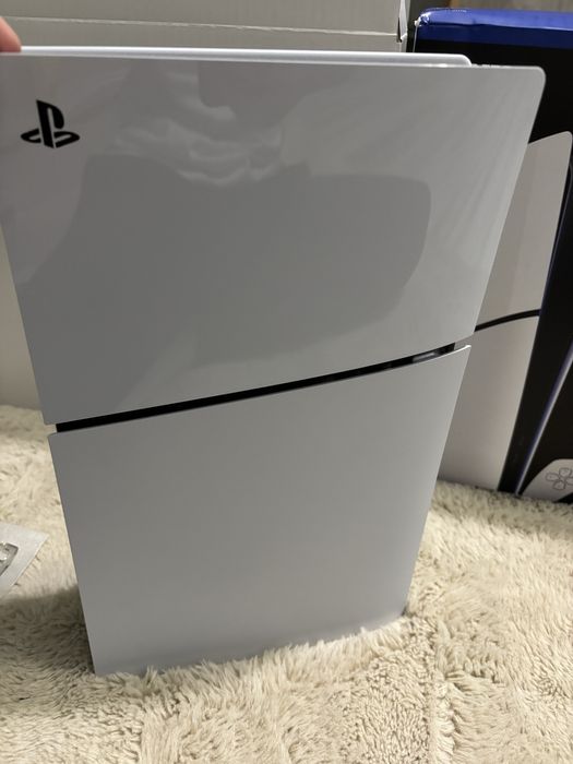 Vand ps5 slim ca nou inca in garantie