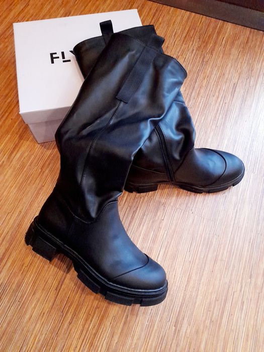 Два чифта дамски ботуши