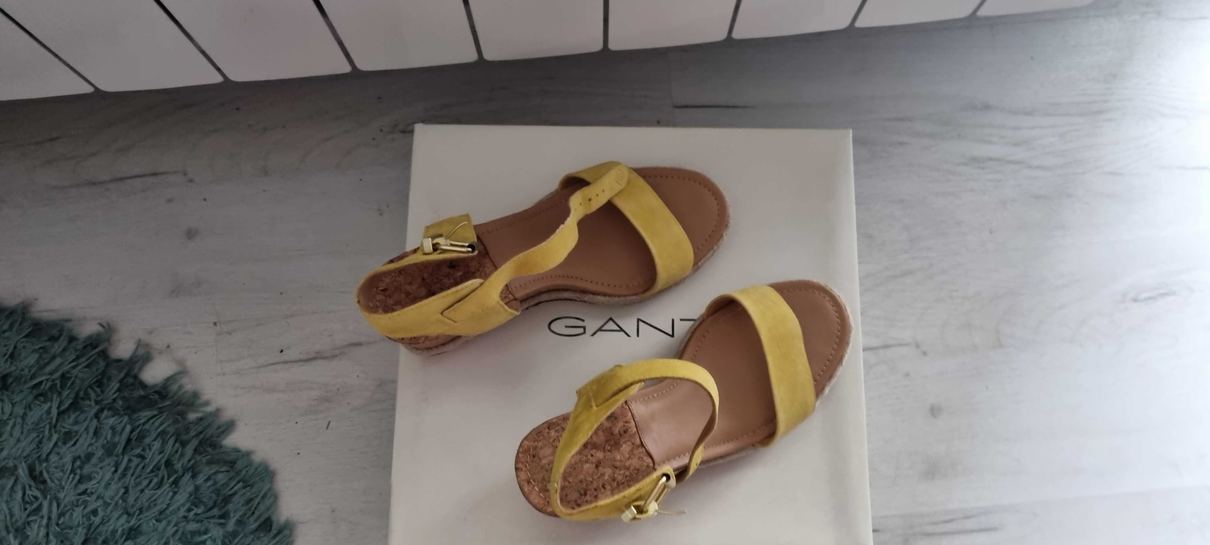 Сандали на платформа Gant