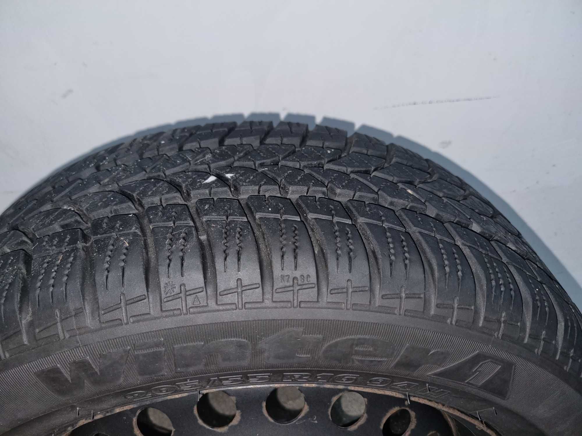 Vand set 4 jante 5 prezoane cu anvelope de iarna Tiger 205 55 16