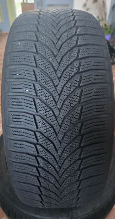 225 50 17 гуми NEXEN 2 броя с над 7 ММ. Грайфер