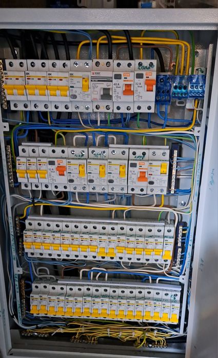 Услуги электрика и прогрев бетона