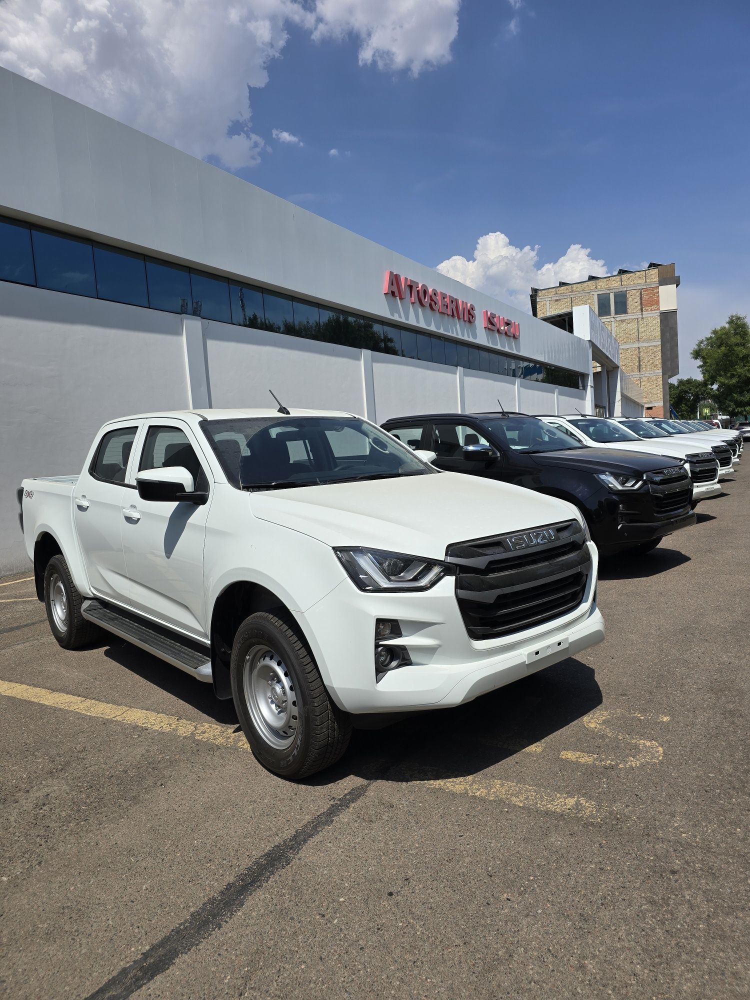 Пикап Isuzu D-max Oksus. Grand Motors 3 литр