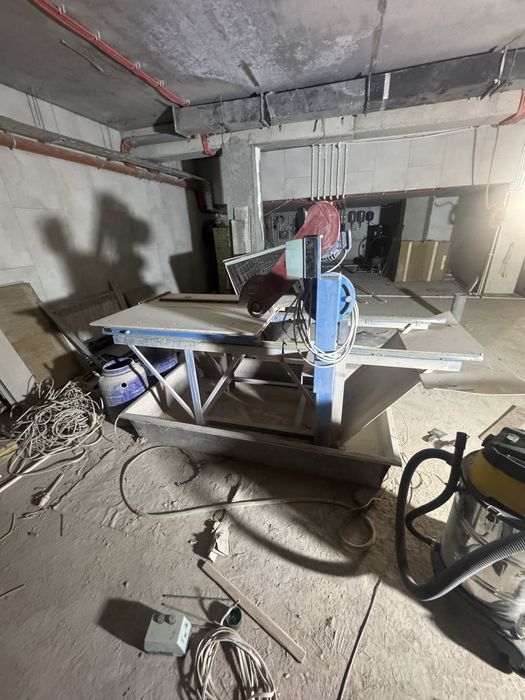 Granit stanok bir oy ishlagan yangi