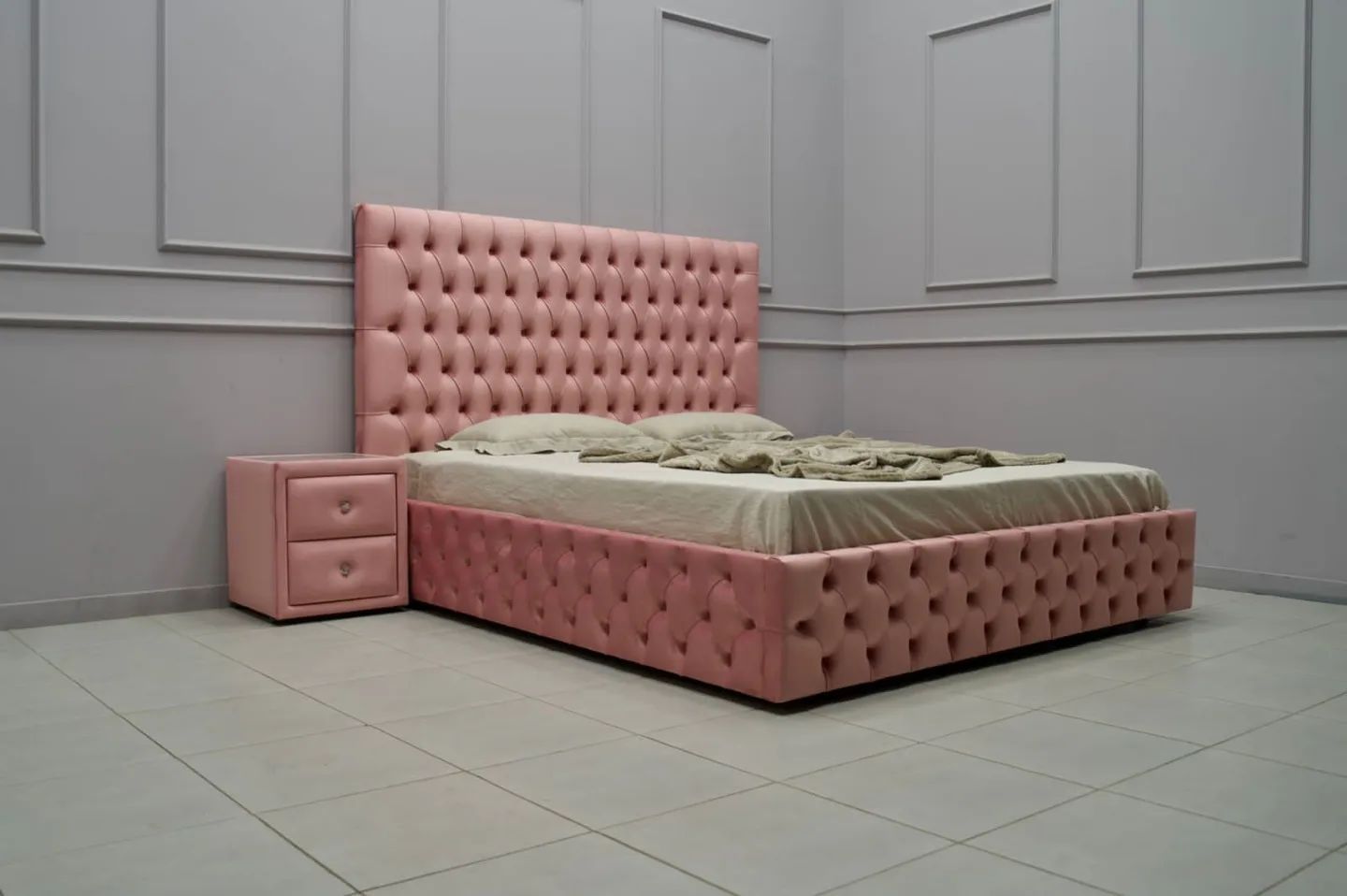 Кровать в наличии и под заказ