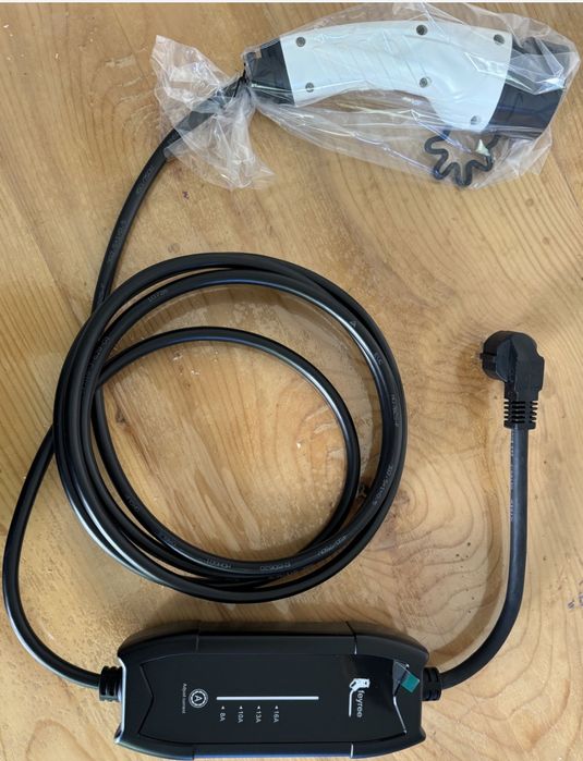 Домашна зарядна станция за електрически автомобил тип 2 / Type 2
Чисто