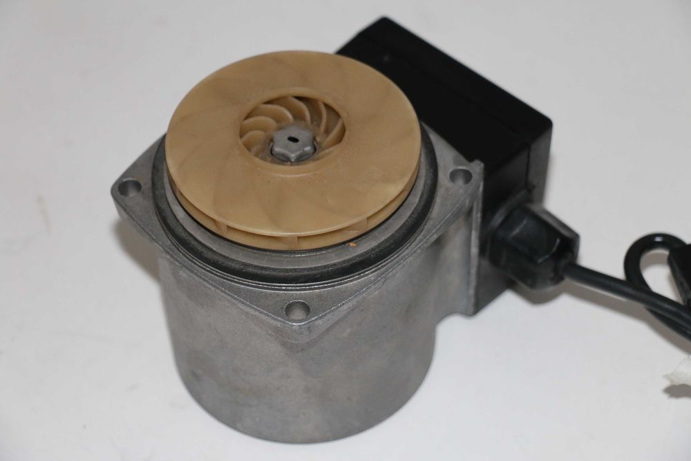 Pompa recirculare Grundfos VP5/2 centrala termica Vaillant